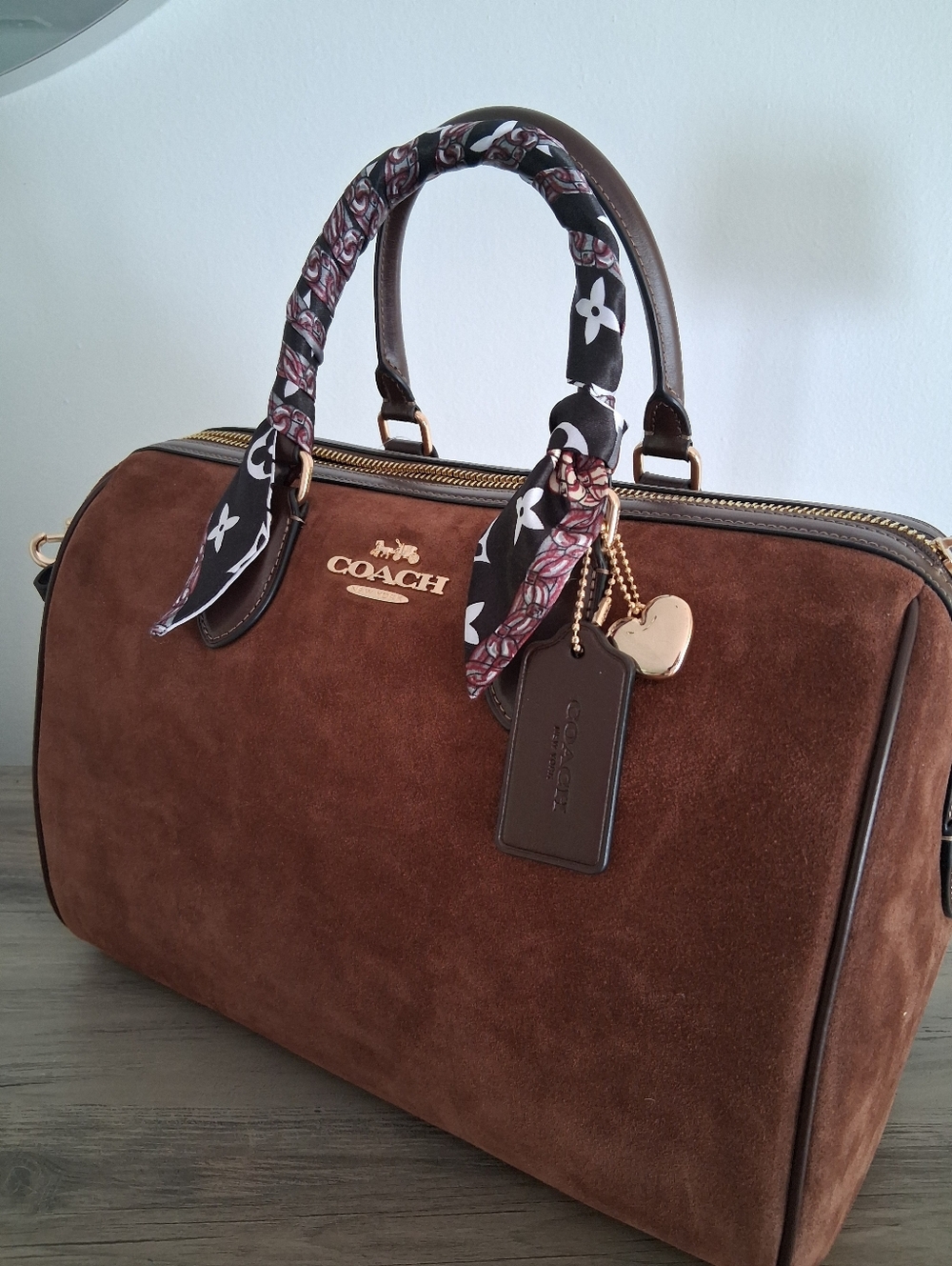 NWT Authentic Coach Suede Rowan Large Satchel Coach Heart Charm, Bag Scarf - Picture 2 of 9